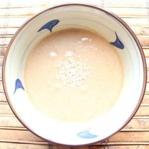 Ginger Sesame Vinaigrette | Healthy homemade salad dressing with soy sauce, rice vinegar, olive oil and sesame seeds.