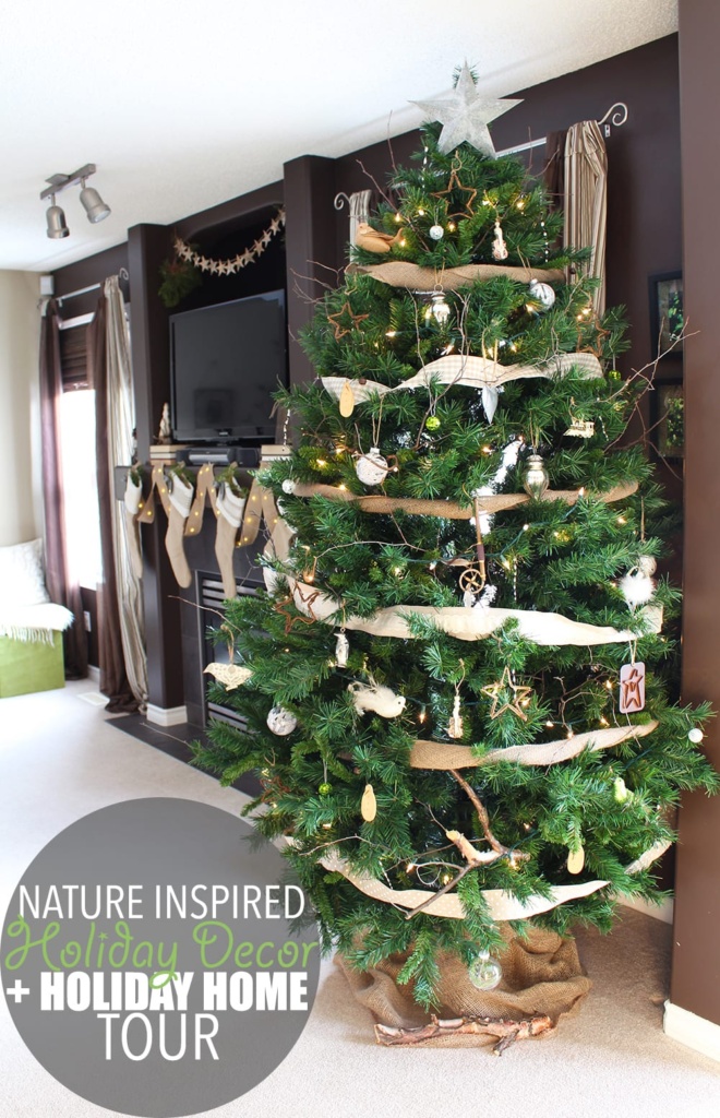 Nature inspired holiday decor is an eco-friendly way to create a feeling of calm beauty in your home. It's like walking through the woods on a winter day!