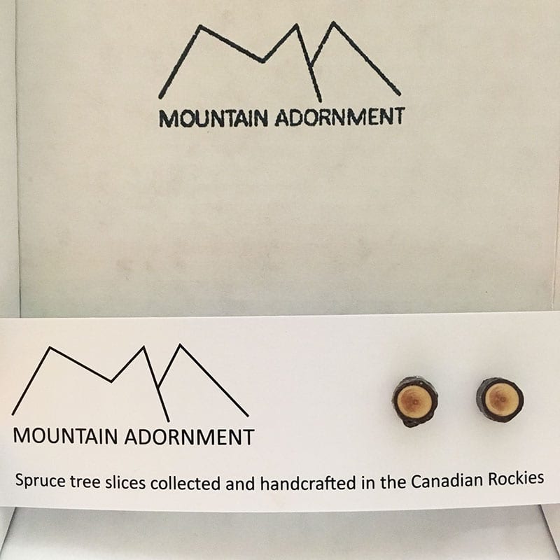 If you love nature and you love jewelry, then there's no question about it - you'll love these nine handmade pieces of nature-inspired jewelry! Like these handmade tree slice earrings by Mountain Adornment.