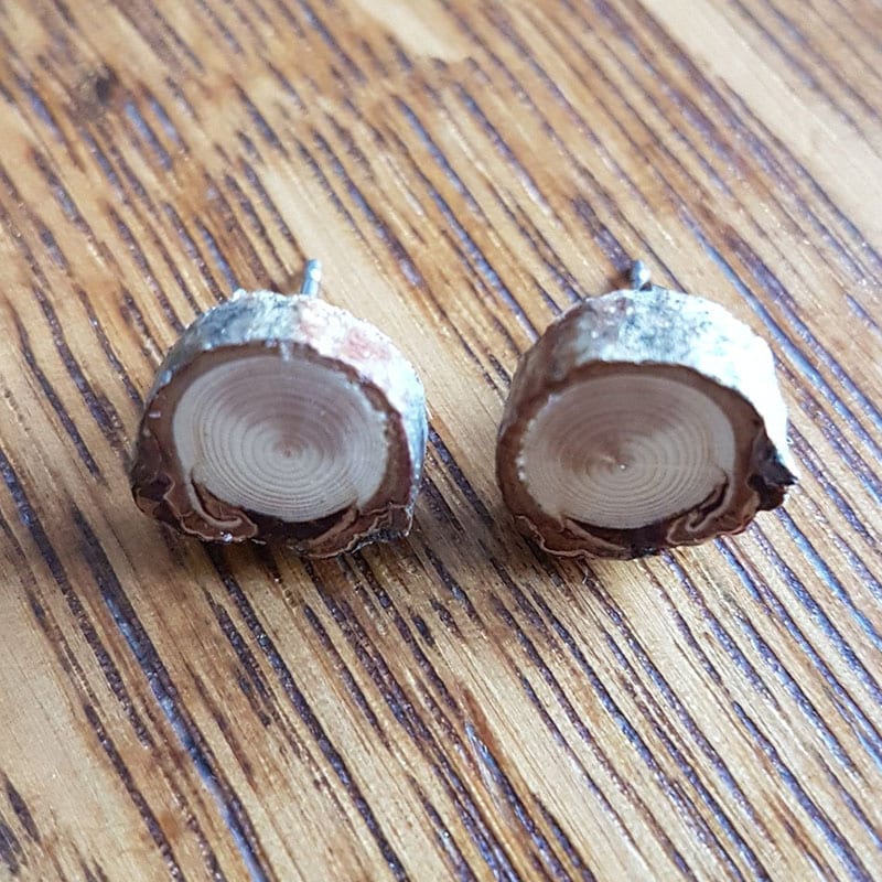 If you love nature and you love jewelry, then there's no question about it - you'll love these nine handmade pieces of nature-inspired jewelry! Like these handmade tree slice earrings.