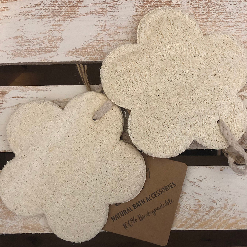 Plastic-free and made by awesome, earth-friendly individuals and brands, you can find zero waste gifts for every person on your shopping list. Like this plastic-free body scrubber for the bath lover in your life.