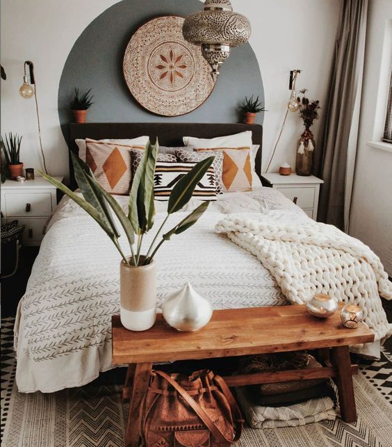 If you love the look of a boho bedroom like this one by @tatjanas_world_, check out a bohemian bedroom decor shopping guide on Of Houses and Trees - featuring eco-conscious items from ethical marketplace Made Trade.