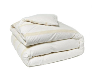 Love the look of bohemian bedroom decor, but need a little guidance pulling it all together? Check out this boho bedroom shopping guide - featuring eco-conscious items like this organic cotton duvet set from ethical marketplace Made Trade.